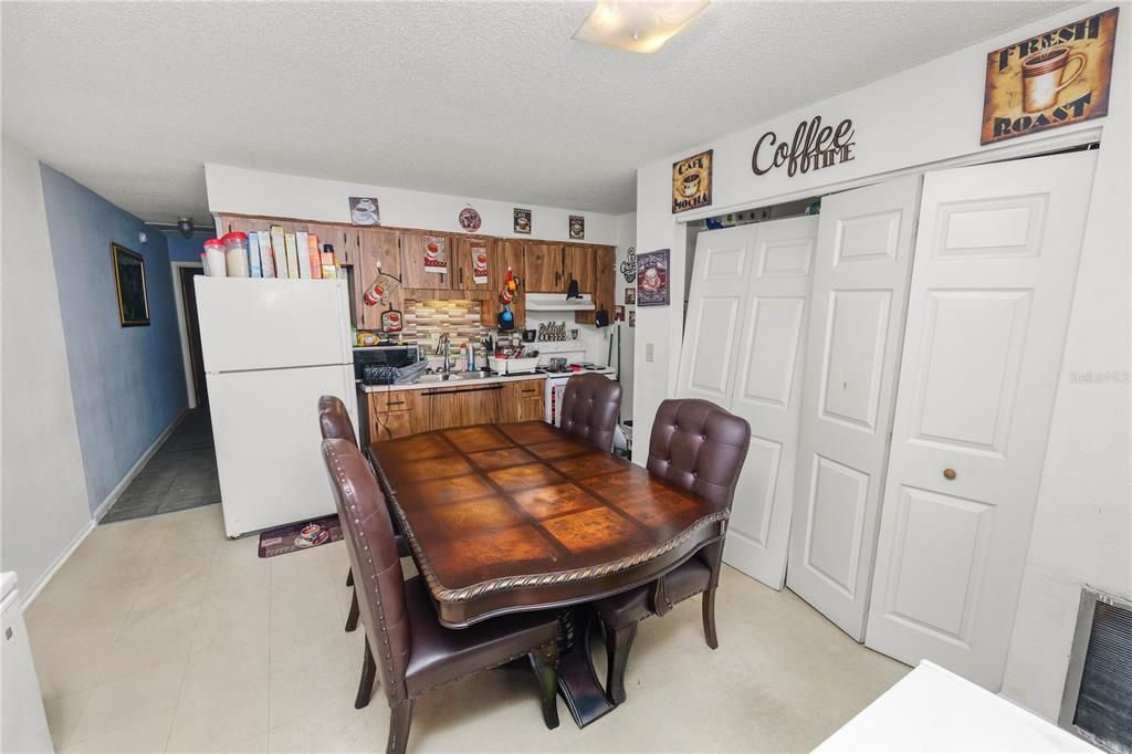 For Sale: $339,000 (0 beds, 0 baths, 1922 Square Feet)
