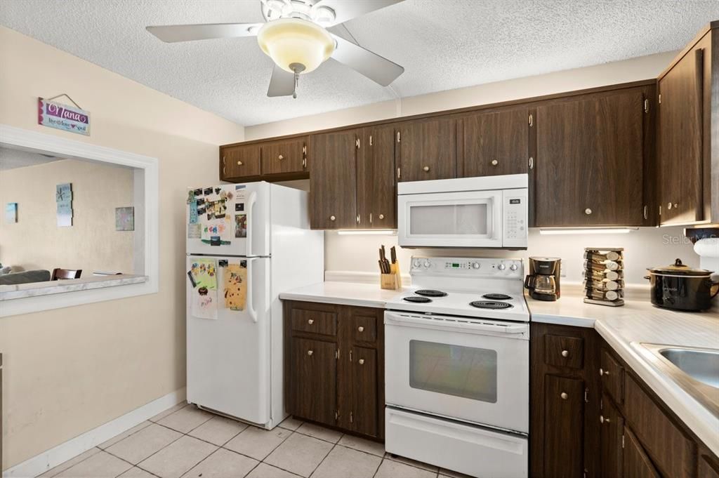 Active With Contract: $130,000 (2 beds, 2 baths, 1005 Square Feet)