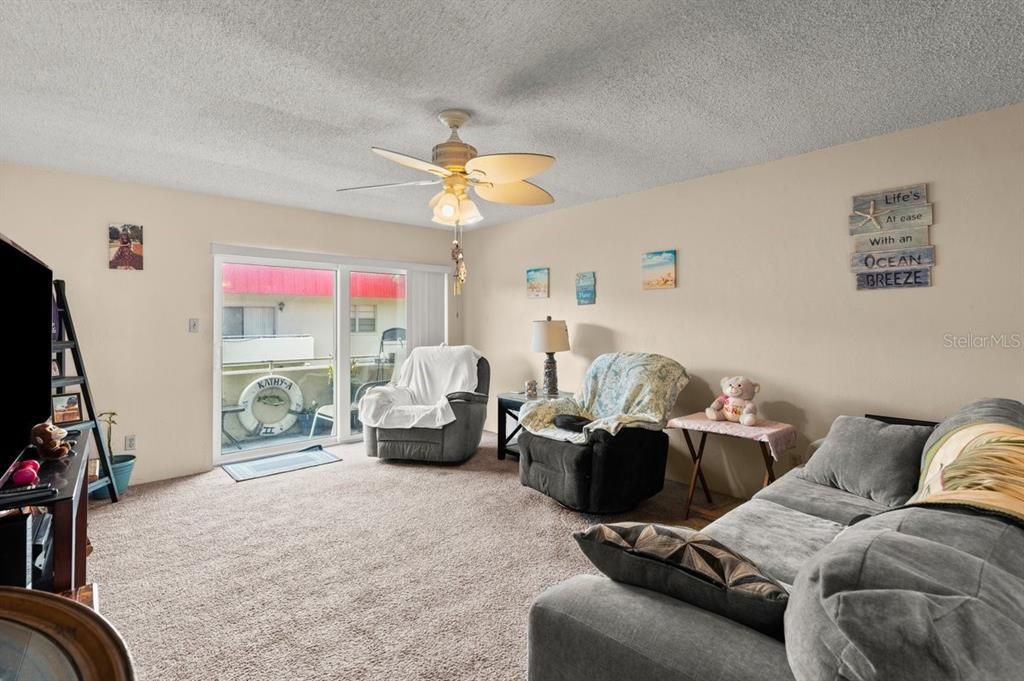 Active With Contract: $130,000 (2 beds, 2 baths, 1005 Square Feet)