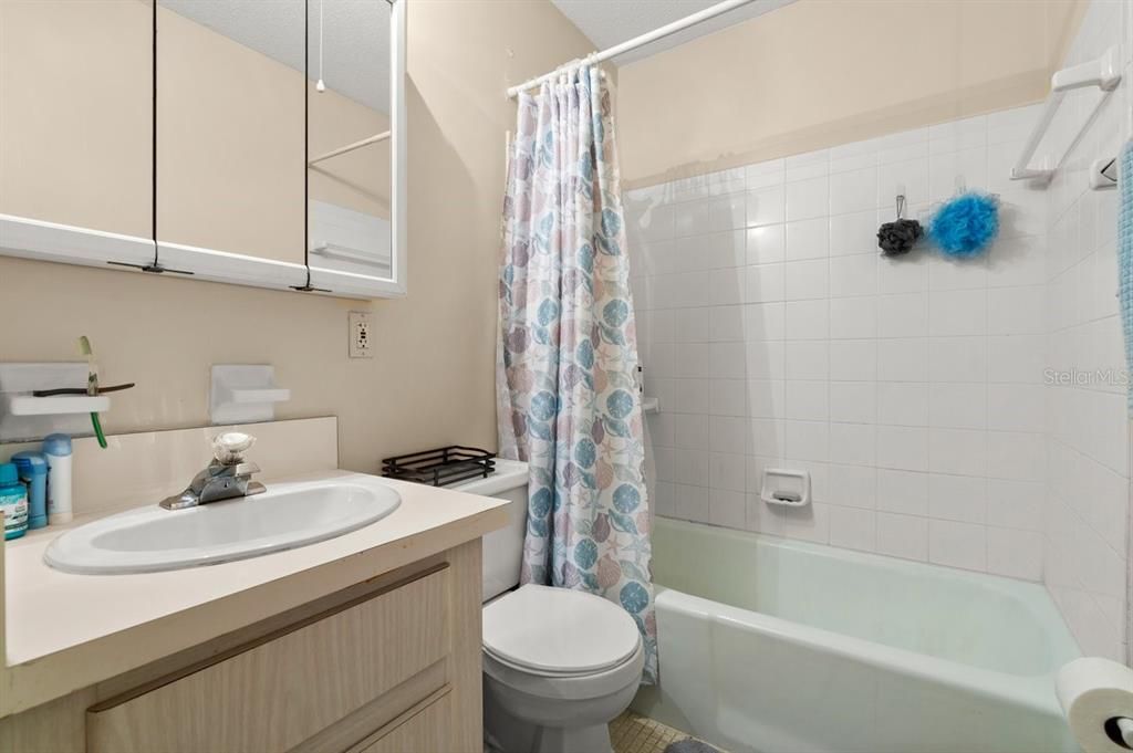 Active With Contract: $130,000 (2 beds, 2 baths, 1005 Square Feet)