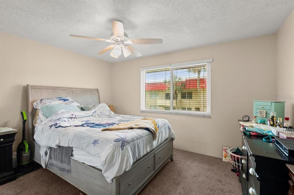 Active With Contract: $130,000 (2 beds, 2 baths, 1005 Square Feet)