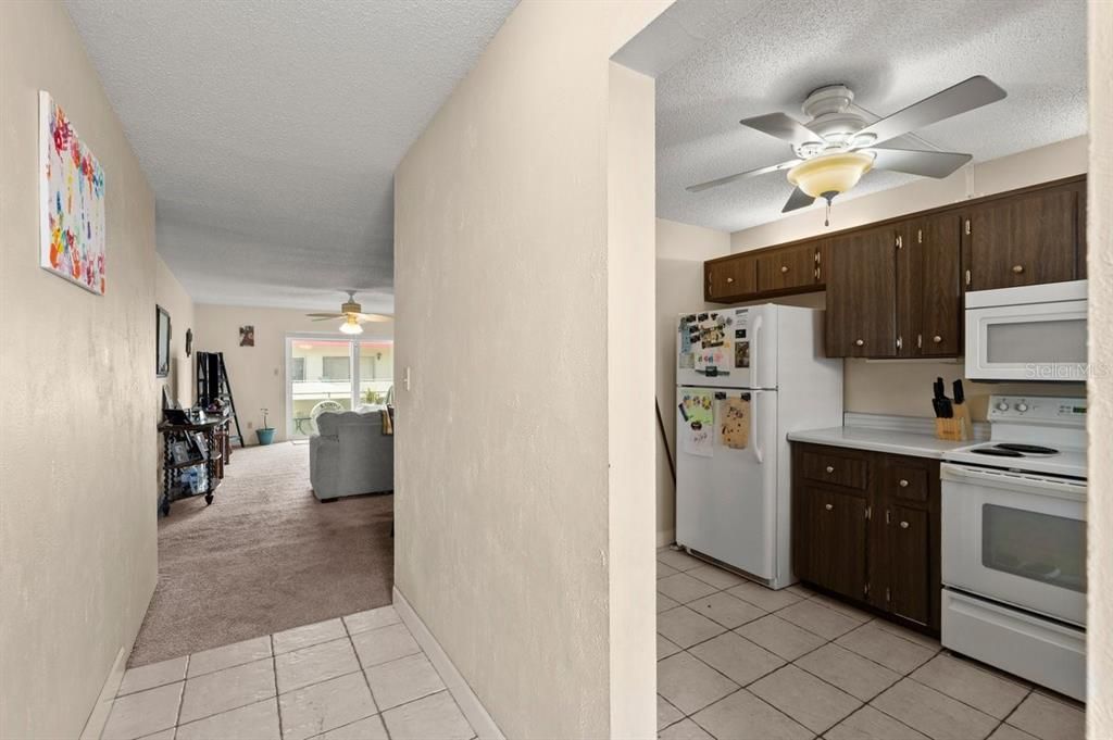 Active With Contract: $130,000 (2 beds, 2 baths, 1005 Square Feet)