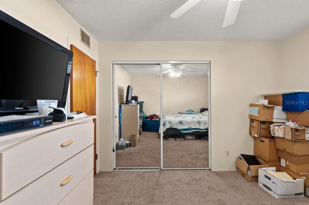 Active With Contract: $130,000 (2 beds, 2 baths, 1005 Square Feet)