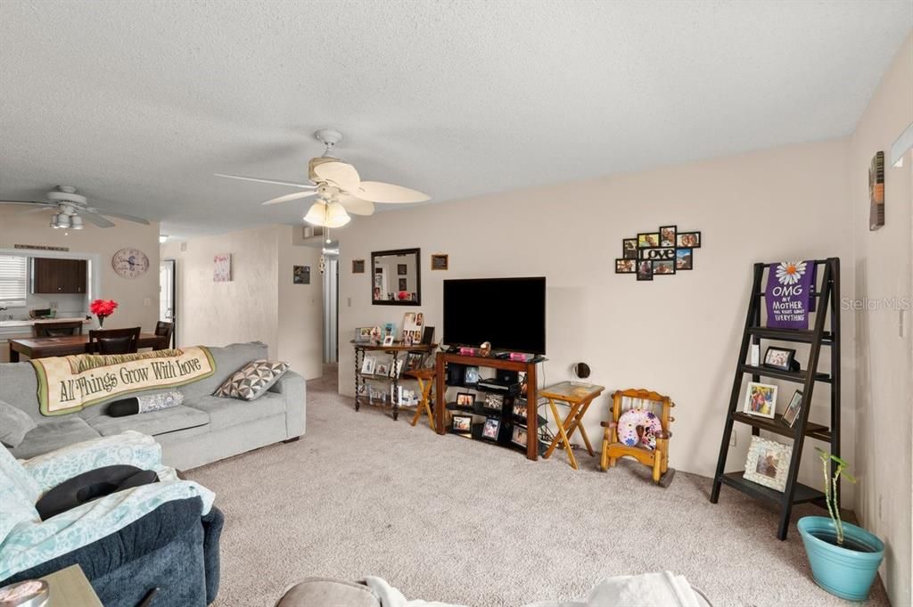 Active With Contract: $130,000 (2 beds, 2 baths, 1005 Square Feet)