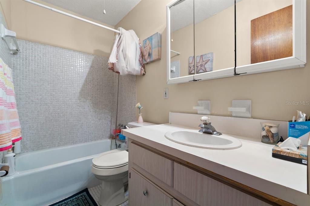 Active With Contract: $130,000 (2 beds, 2 baths, 1005 Square Feet)