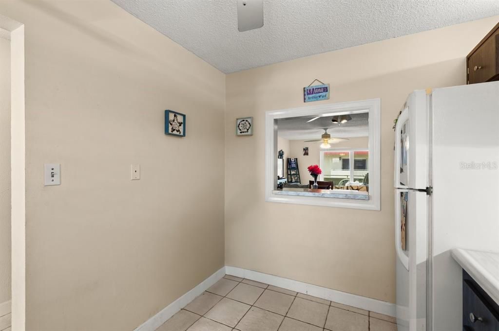 Active With Contract: $130,000 (2 beds, 2 baths, 1005 Square Feet)