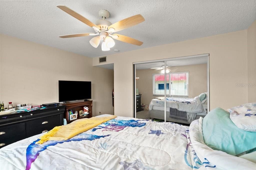 Active With Contract: $130,000 (2 beds, 2 baths, 1005 Square Feet)