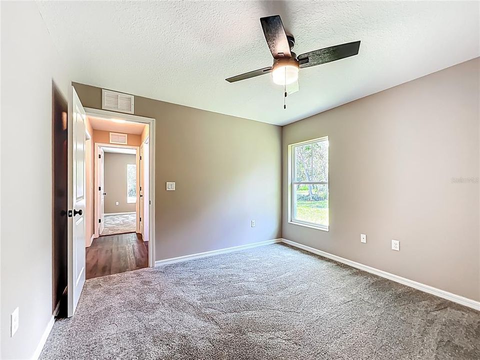 待售: $260,000 (3 贝兹, 2 浴室, 1561 平方英尺)