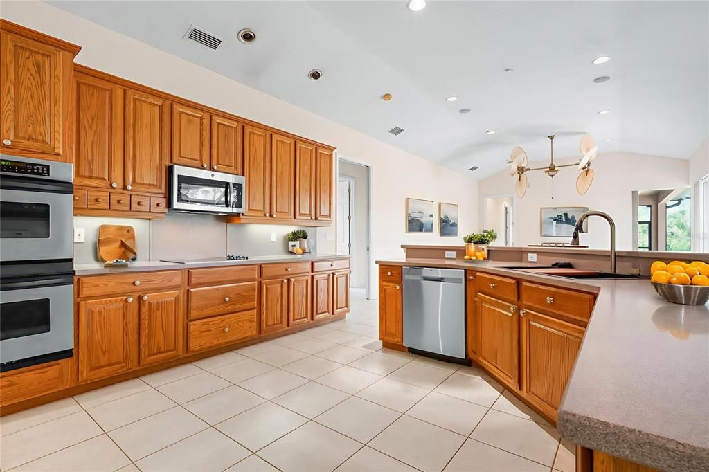 待售: $1,139,000 (4 贝兹, 3 浴室, 3449 平方英尺)