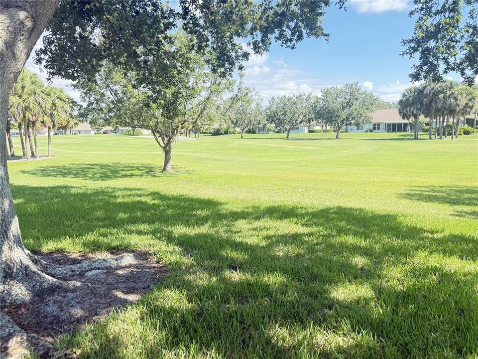 合同活跃: $2,200 (2 贝兹, 2 浴室, 1612 平方英尺)