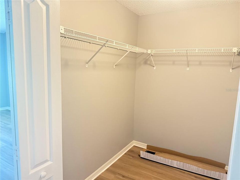 合同活跃: $2,200 (2 贝兹, 2 浴室, 1612 平方英尺)