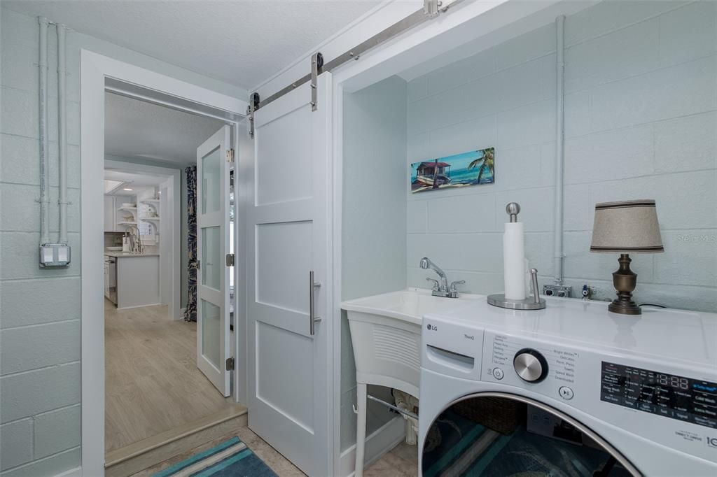 For Sale: $800,000 (2 beds, 2 baths, 1213 Square Feet)