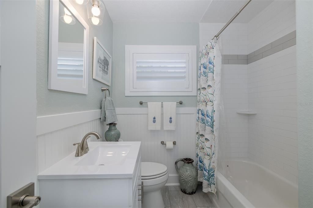 For Sale: $800,000 (2 beds, 2 baths, 1213 Square Feet)