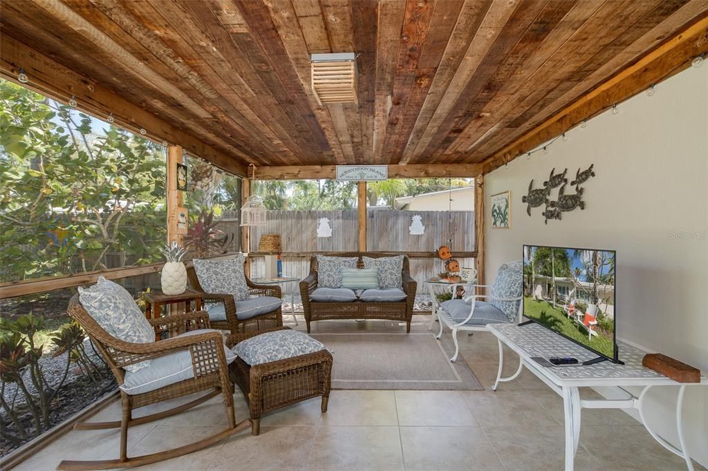 For Sale: $800,000 (2 beds, 2 baths, 1213 Square Feet)