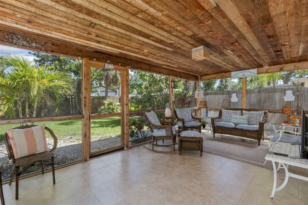 For Sale: $800,000 (2 beds, 2 baths, 1213 Square Feet)