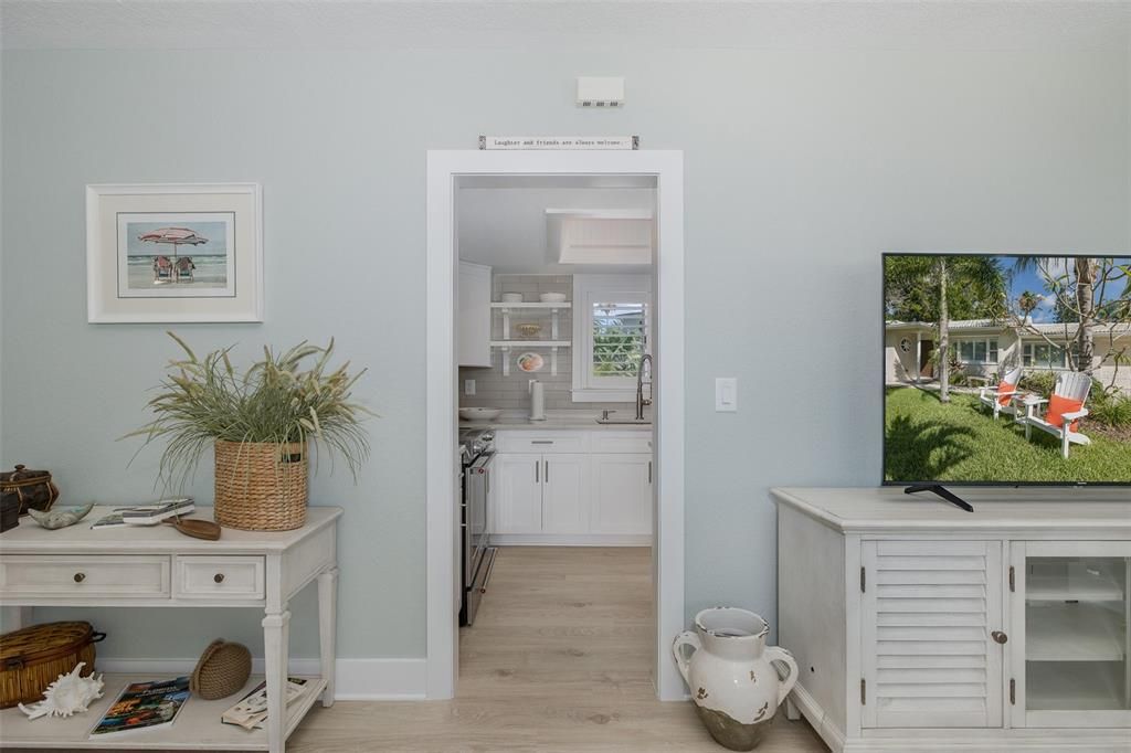 For Sale: $800,000 (2 beds, 2 baths, 1213 Square Feet)