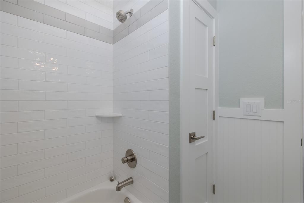 For Sale: $800,000 (2 beds, 2 baths, 1213 Square Feet)