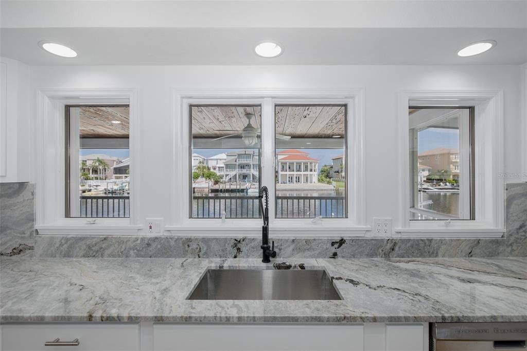 На продажу: $1,390,000 (5 спален, 4 ванн, 4489 Квадратных фут)