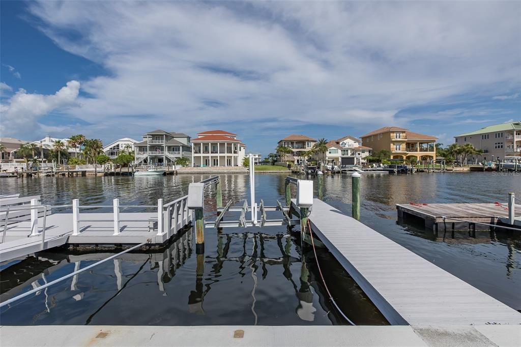 На продажу: $1,390,000 (5 спален, 4 ванн, 4489 Квадратных фут)