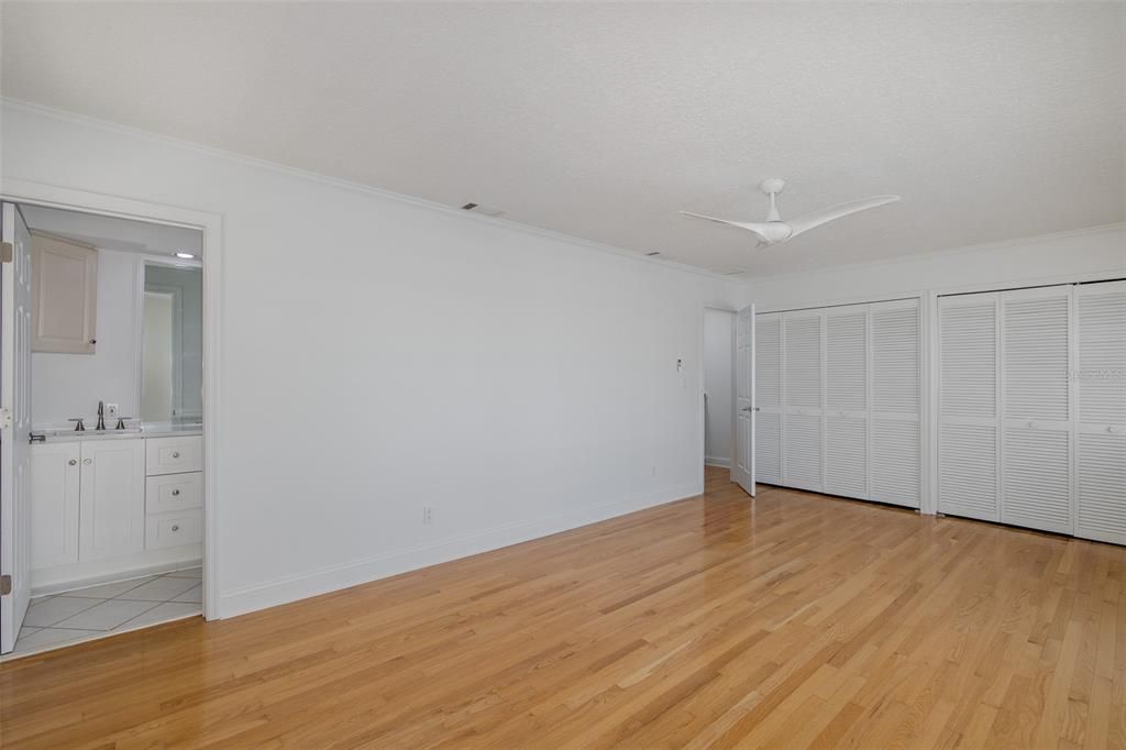 На продажу: $1,390,000 (5 спален, 4 ванн, 4489 Квадратных фут)