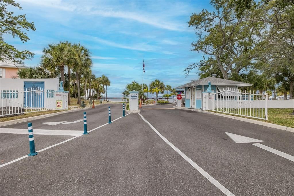 На продажу: $1,390,000 (5 спален, 4 ванн, 4489 Квадратных фут)