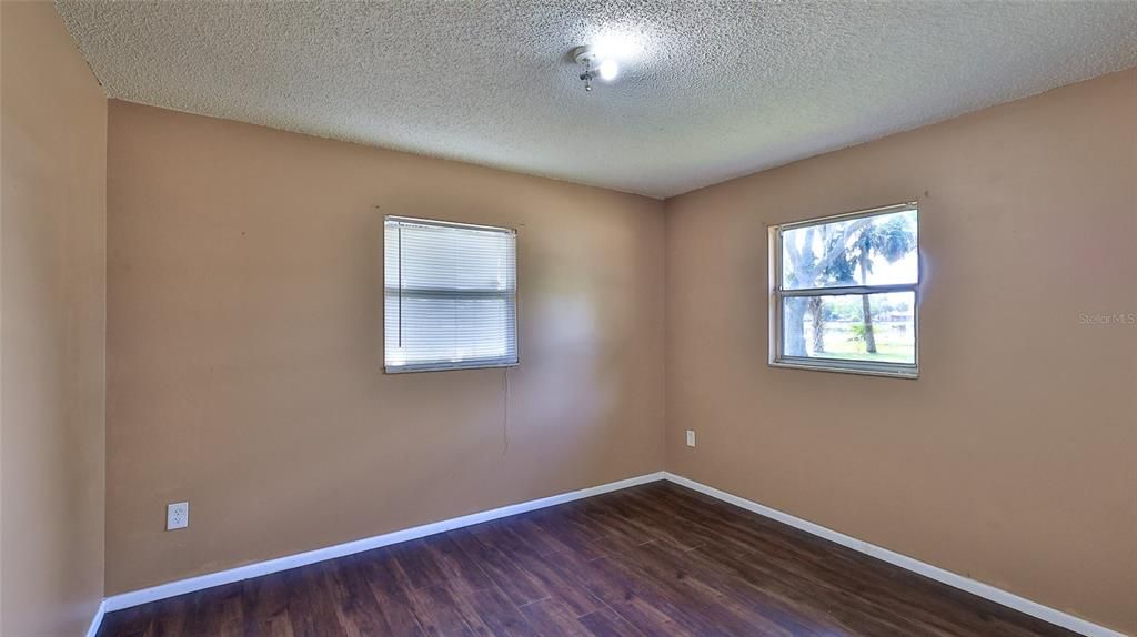 待售: $470,000 (0 贝兹, 0 浴室, 1876 平方英尺)