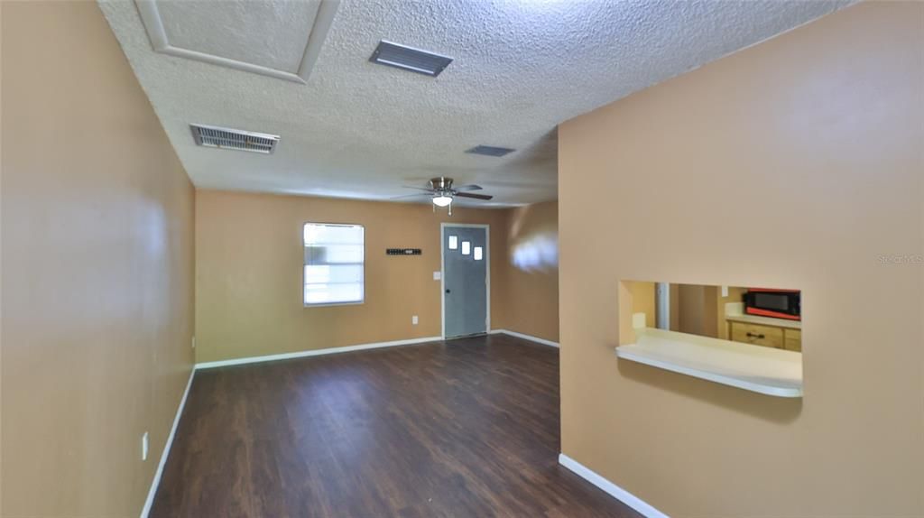 待售: $470,000 (0 贝兹, 0 浴室, 1876 平方英尺)