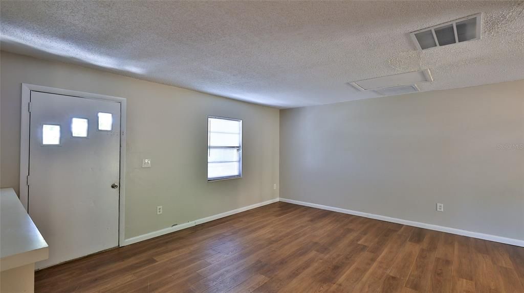 待售: $470,000 (0 贝兹, 0 浴室, 1876 平方英尺)