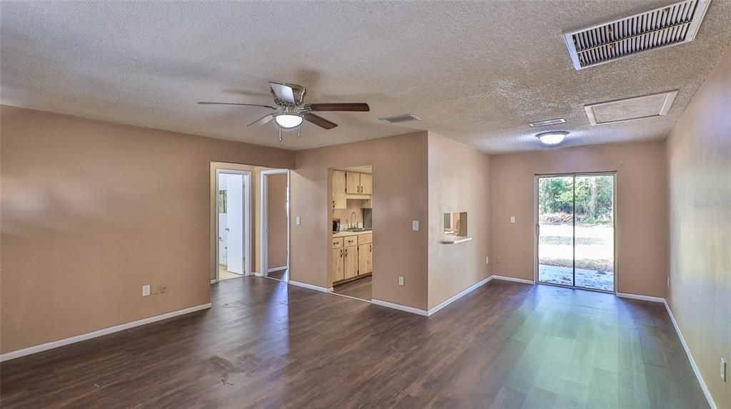 待售: $470,000 (0 贝兹, 0 浴室, 1876 平方英尺)