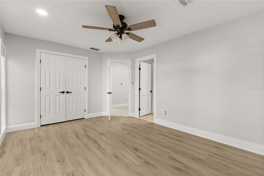 For Rent: $2,600 (4 beds, 2 baths, 1390 Square Feet)