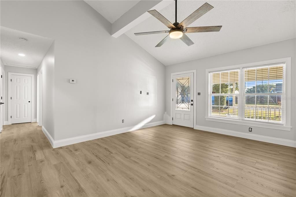 For Rent: $2,600 (4 beds, 2 baths, 1390 Square Feet)