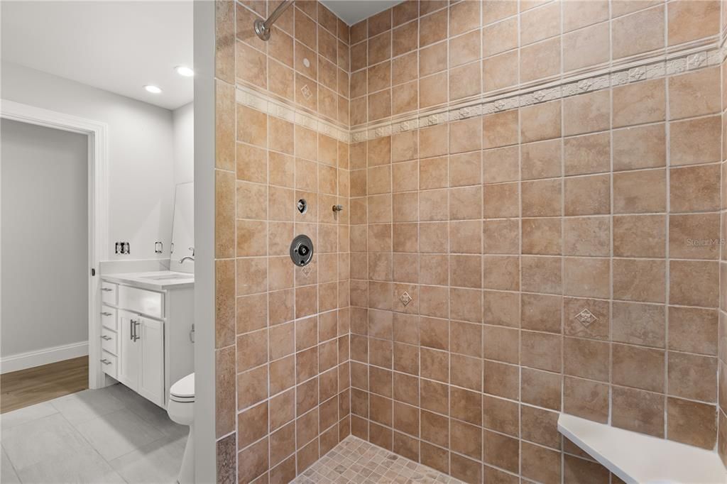 For Rent: $2,600 (4 beds, 2 baths, 1390 Square Feet)