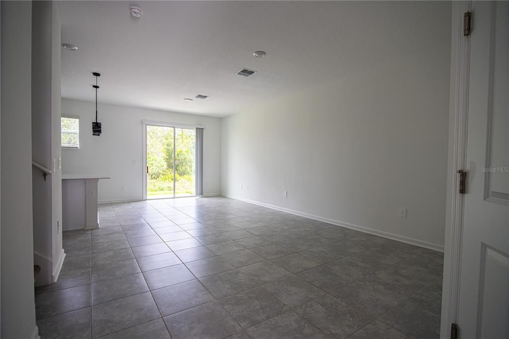 Active With Contract: $2,100 (3 beds, 2 baths, 1793 Square Feet)