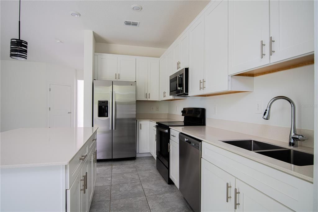 Active With Contract: $2,100 (3 beds, 2 baths, 1793 Square Feet)