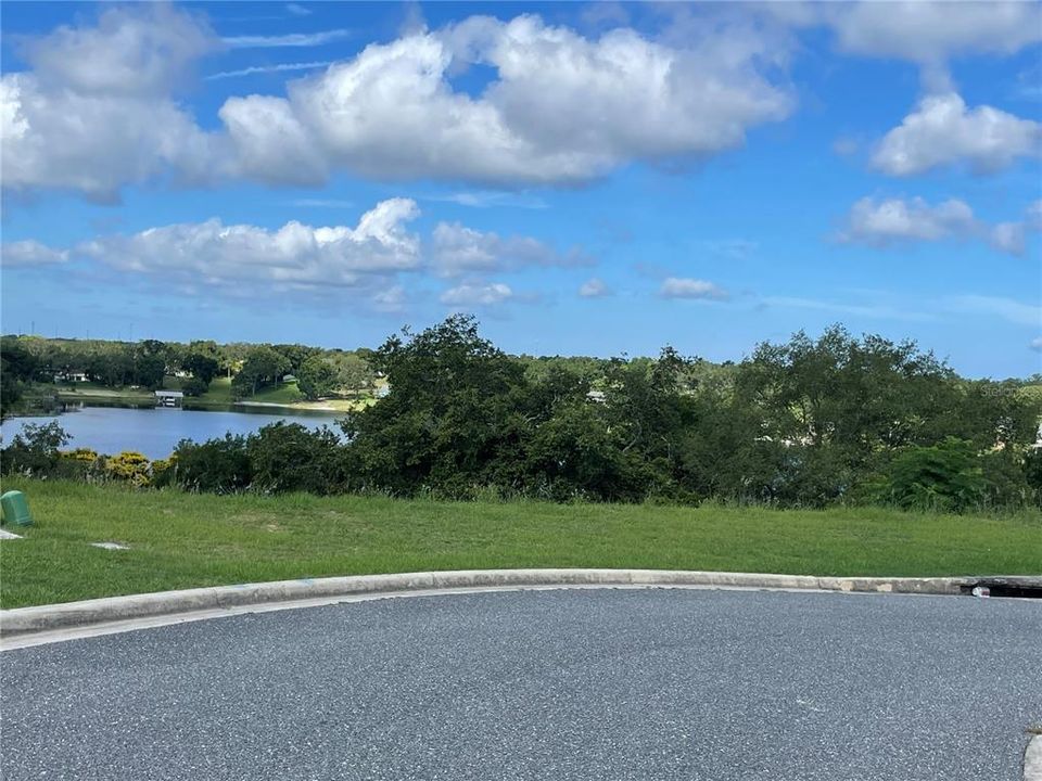 待售: $185,000 (1.77 acres)