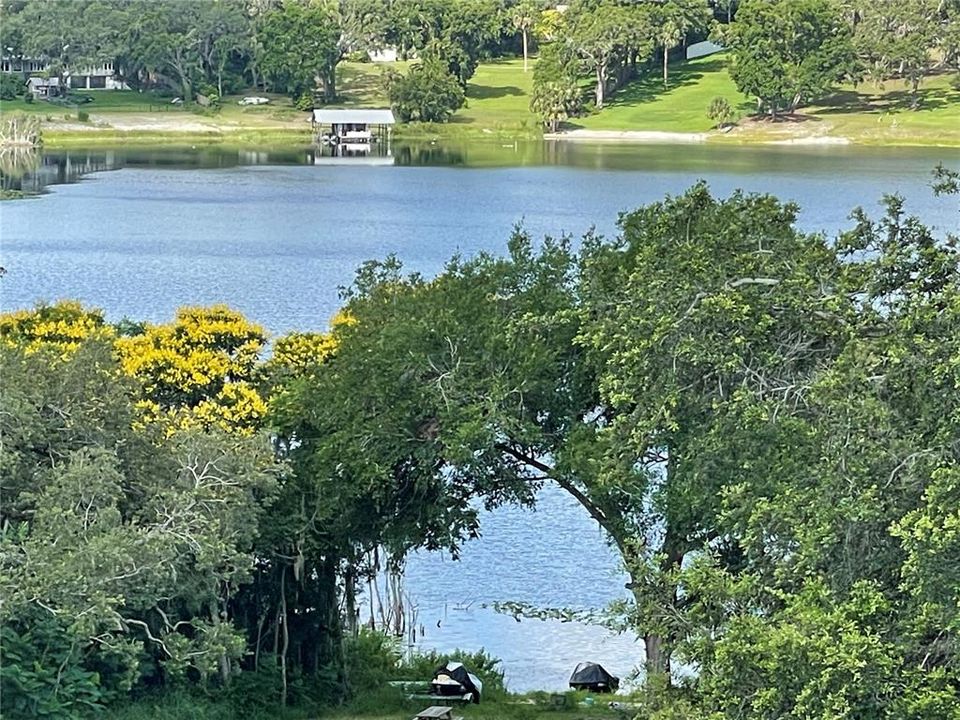 待售: $185,000 (1.77 acres)