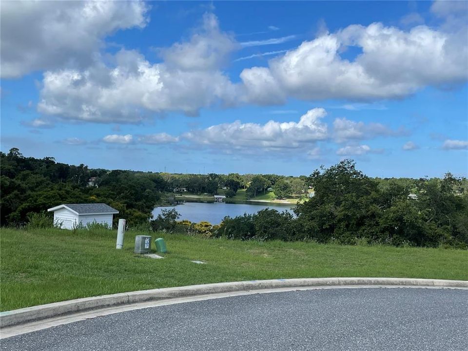 待售: $185,000 (1.77 acres)