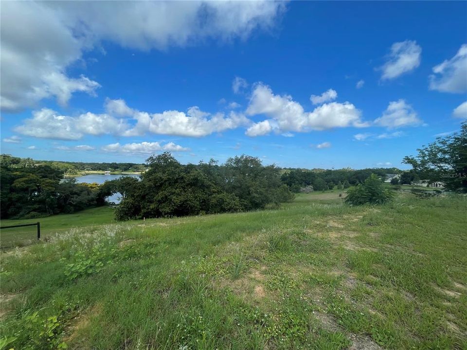 待售: $185,000 (1.77 acres)