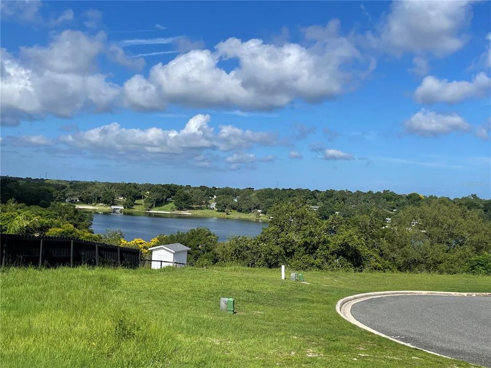 待售: $185,000 (1.77 acres)