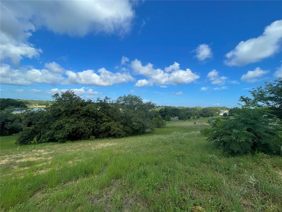 待售: $185,000 (1.77 acres)