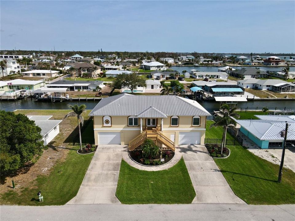 最近售出: $1,100,000 (3 贝兹, 2 浴室, 2291 平方英尺)