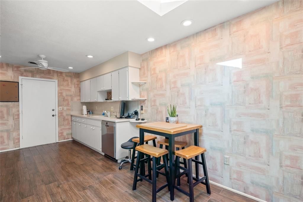 Active With Contract: $299,000 (3 beds, 2 baths, 1679 Square Feet)