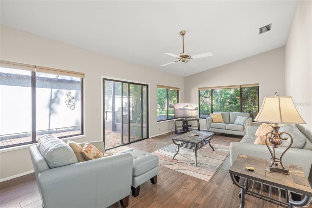 Active With Contract: $299,000 (3 beds, 2 baths, 1679 Square Feet)