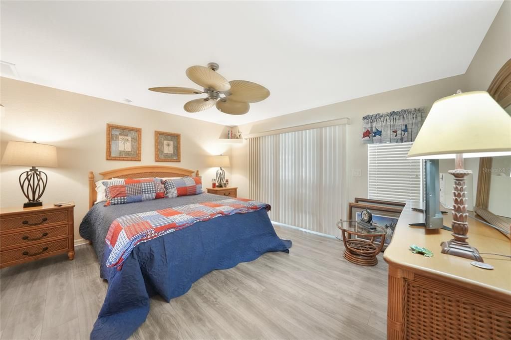 合同活跃: $350,000 (3 贝兹, 2 浴室, 1671 平方英尺)