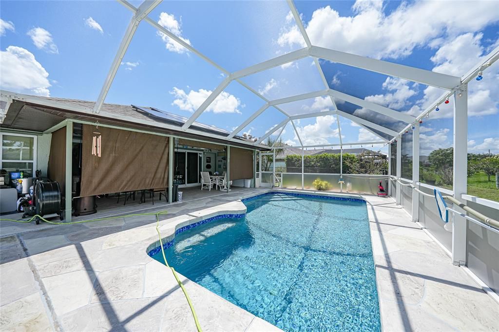 合同活跃: $350,000 (3 贝兹, 2 浴室, 1671 平方英尺)