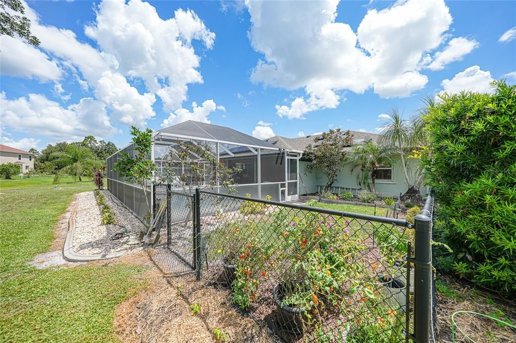 合同活跃: $350,000 (3 贝兹, 2 浴室, 1671 平方英尺)