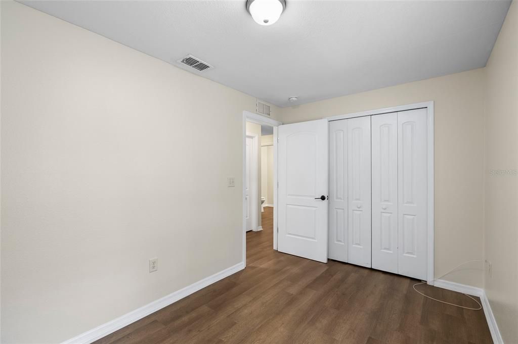 For Sale: $189,000 (2 beds, 1 baths, 800 Square Feet)