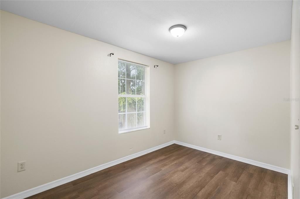 For Sale: $189,000 (2 beds, 1 baths, 800 Square Feet)