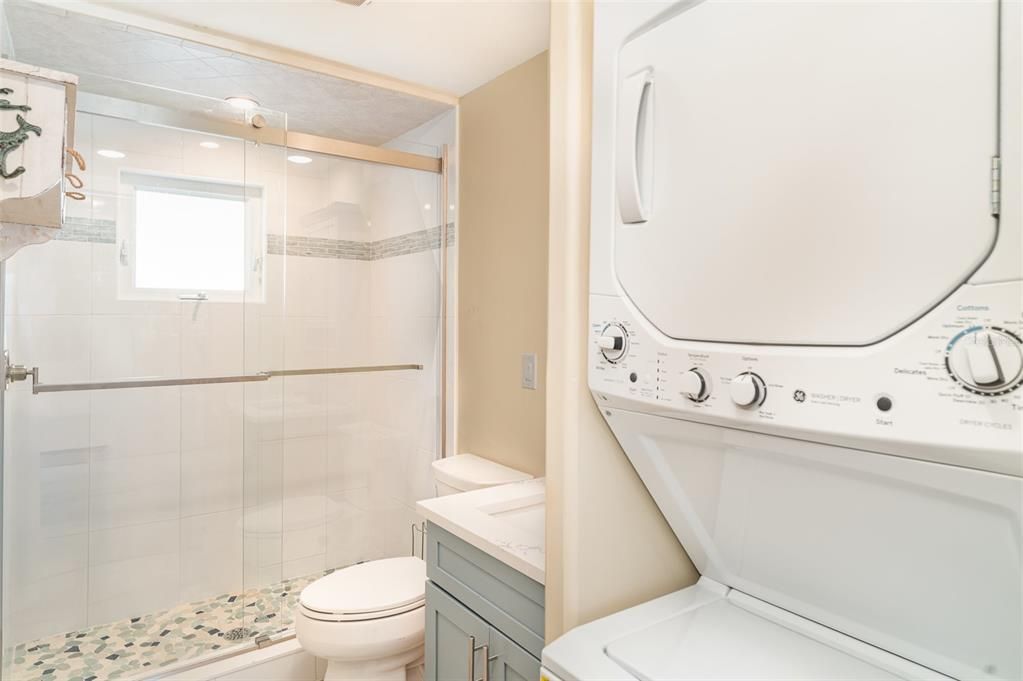 待售: $745,000 (2 贝兹, 1 浴室, 651 平方英尺)