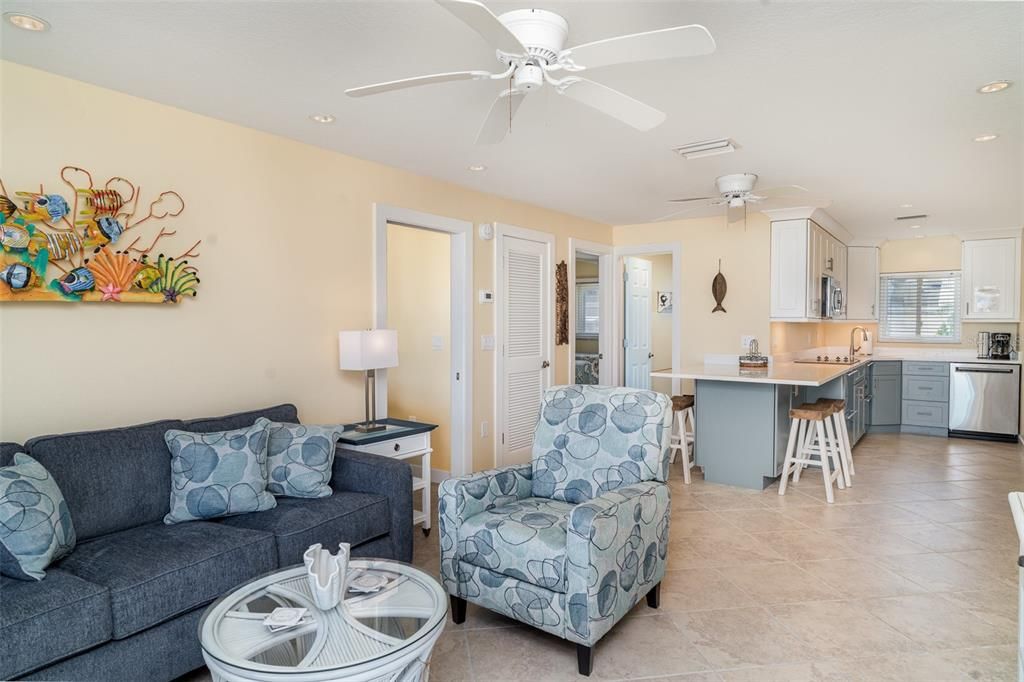 待售: $745,000 (2 贝兹, 1 浴室, 651 平方英尺)